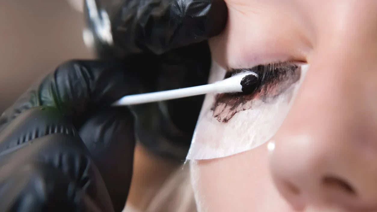 Why Eyelid Hygiene Matters More in Spring