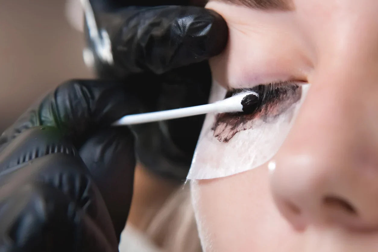 Why Eyelid Hygiene Matters More in Spring